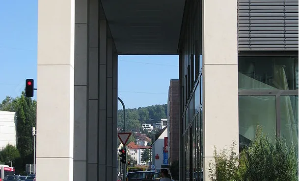 Ausführungsdetail einer Dachterrasse mit rundem Oberlicht